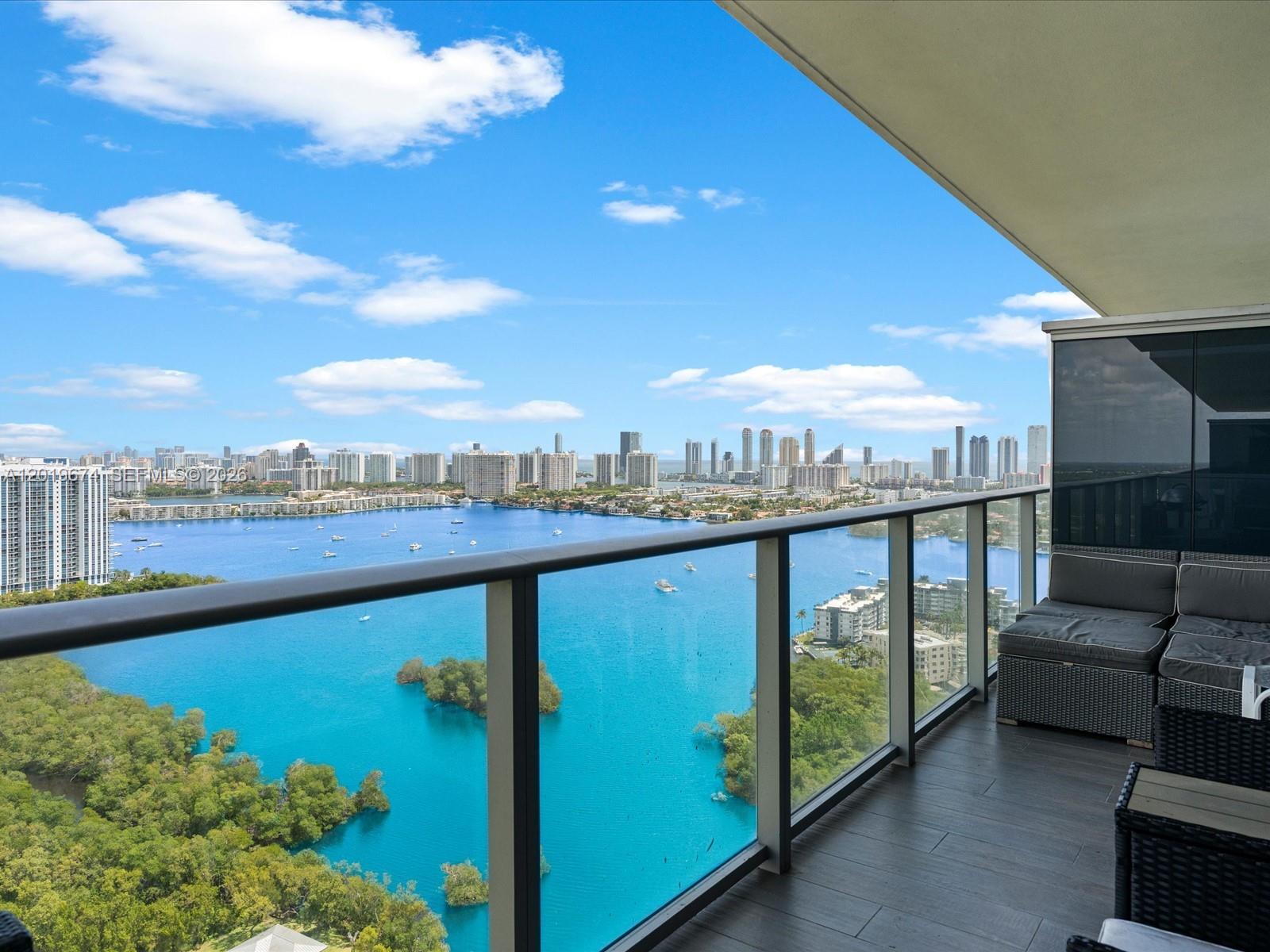 THE HARBOUR NORTH CONDO - Residential
