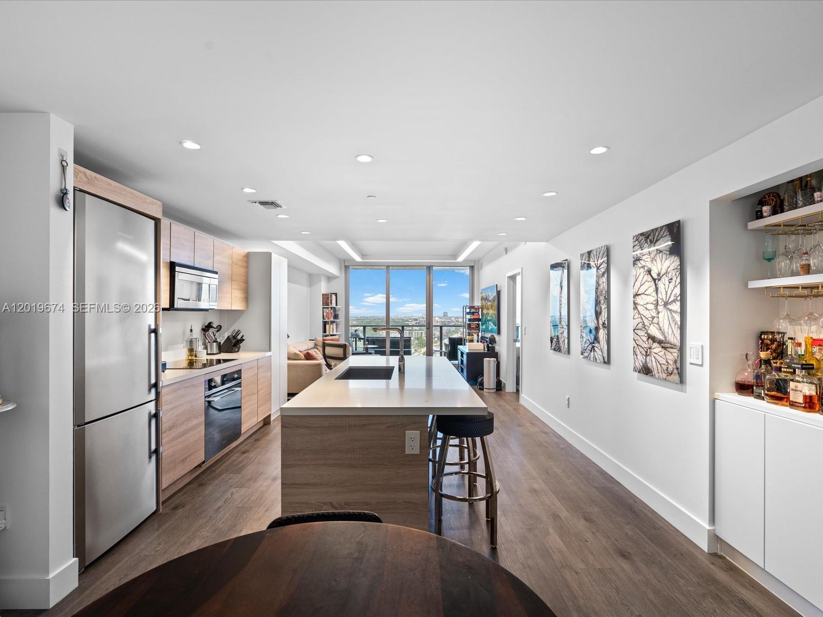 THE HARBOUR NORTH CONDO - Residential