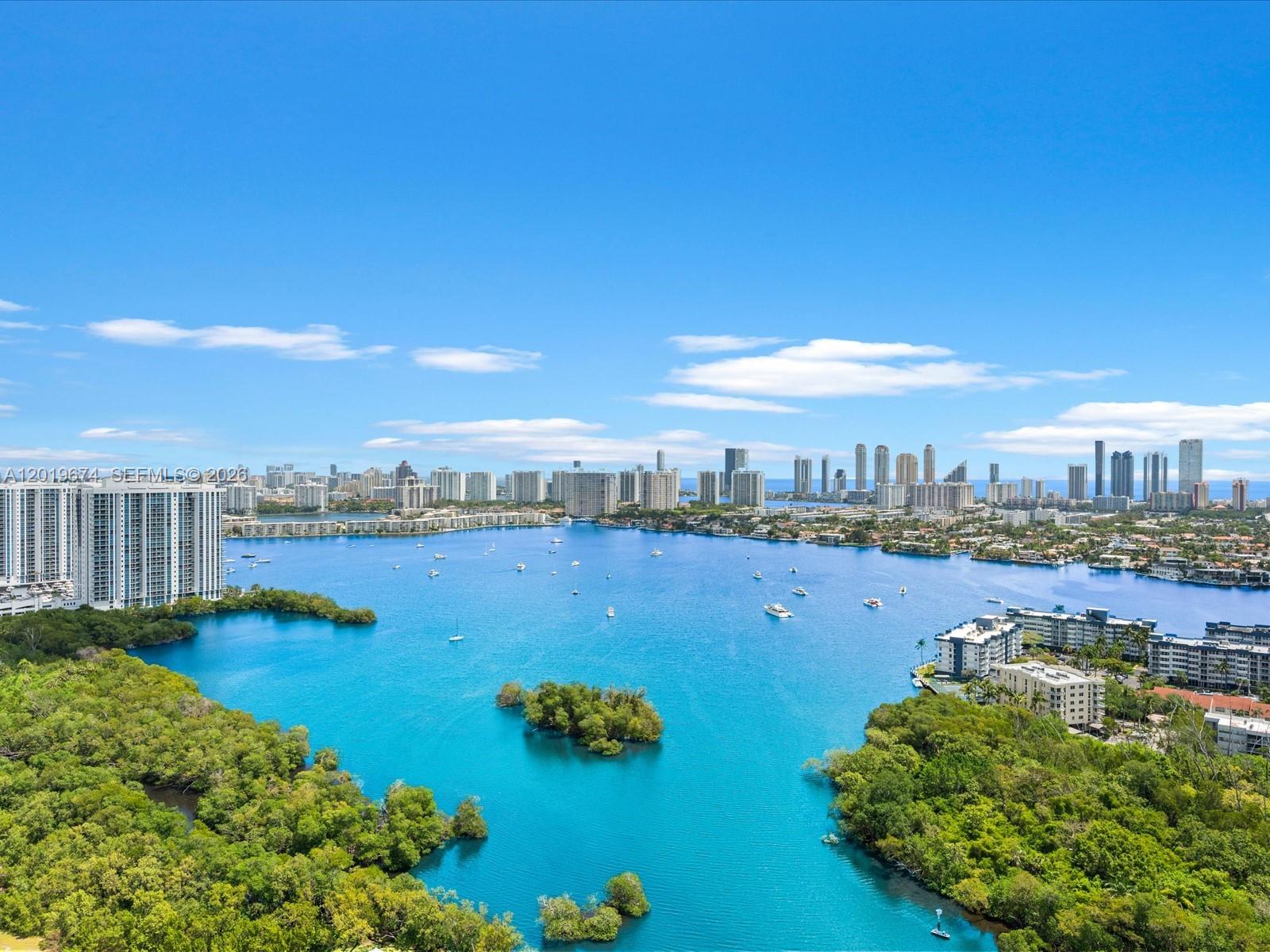 THE HARBOUR NORTH CONDO - Residential
