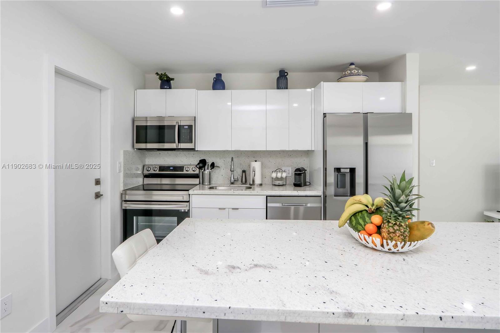 LAWRENCE EST LAND CO SUB - Residential Income