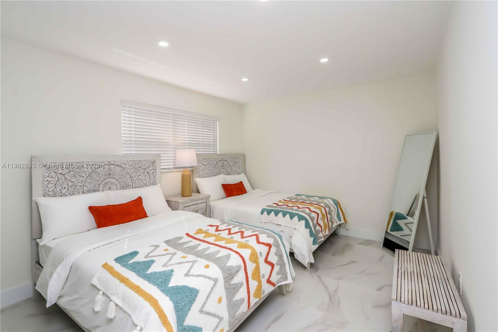 LAWRENCE EST LAND CO SUB - Residential Income