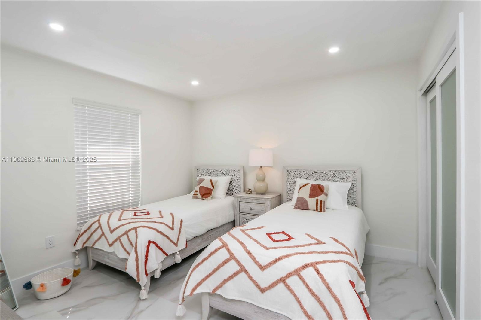 LAWRENCE EST LAND CO SUB - Residential Income