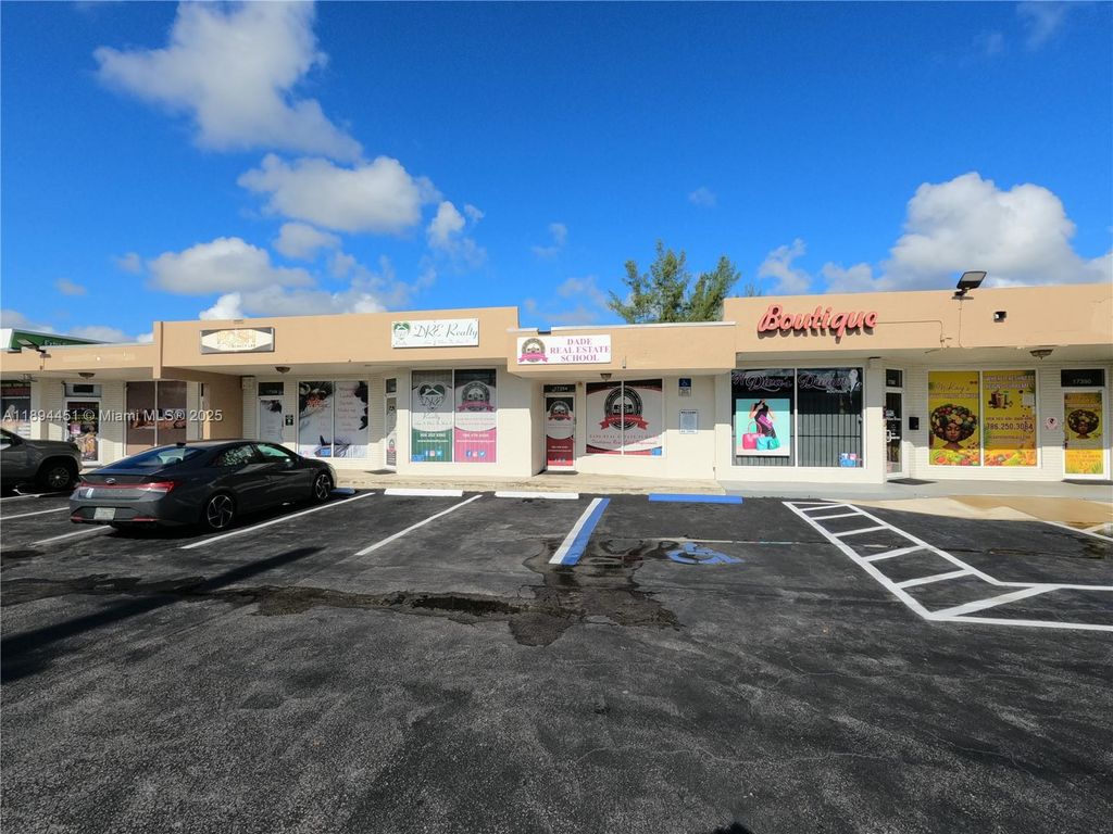 Photo of 17354 S Dixie Hwy, Palmetto Bay, FL 33157 (MLS # A11894451)