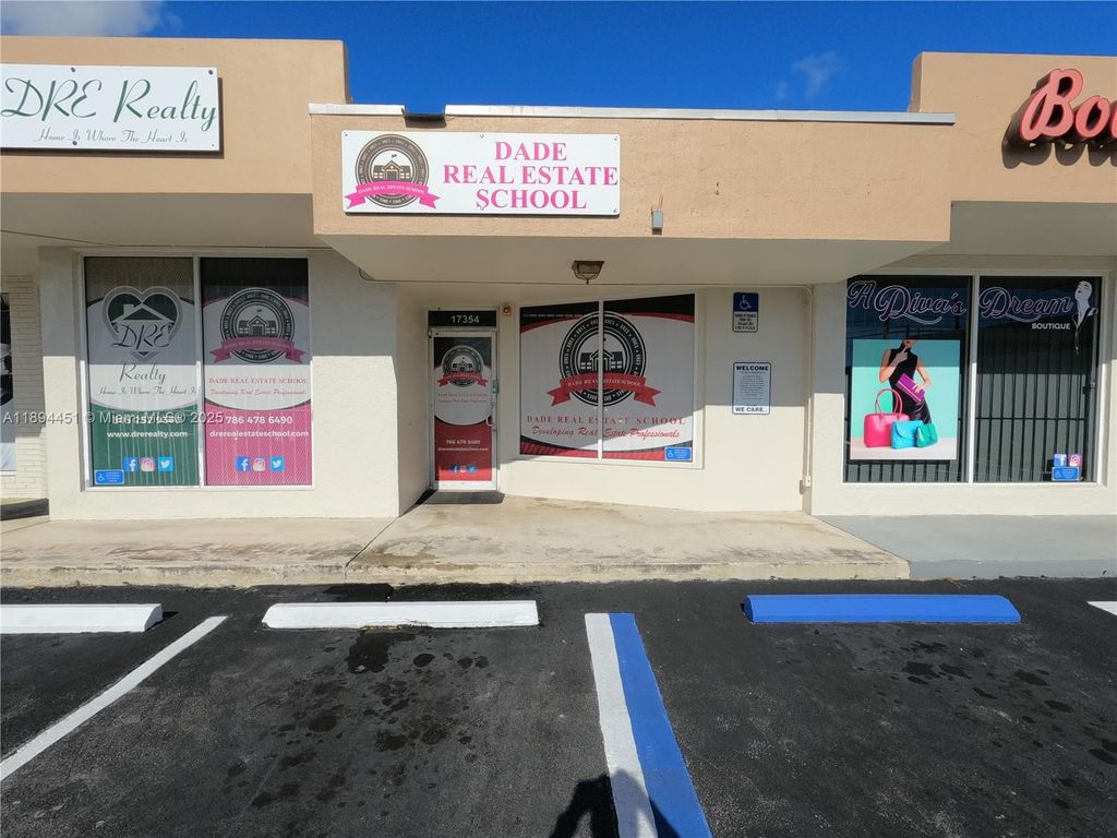 Photo of 17354 S Dixie Hwy, Palmetto Bay, FL 33157 (MLS # A11894451)