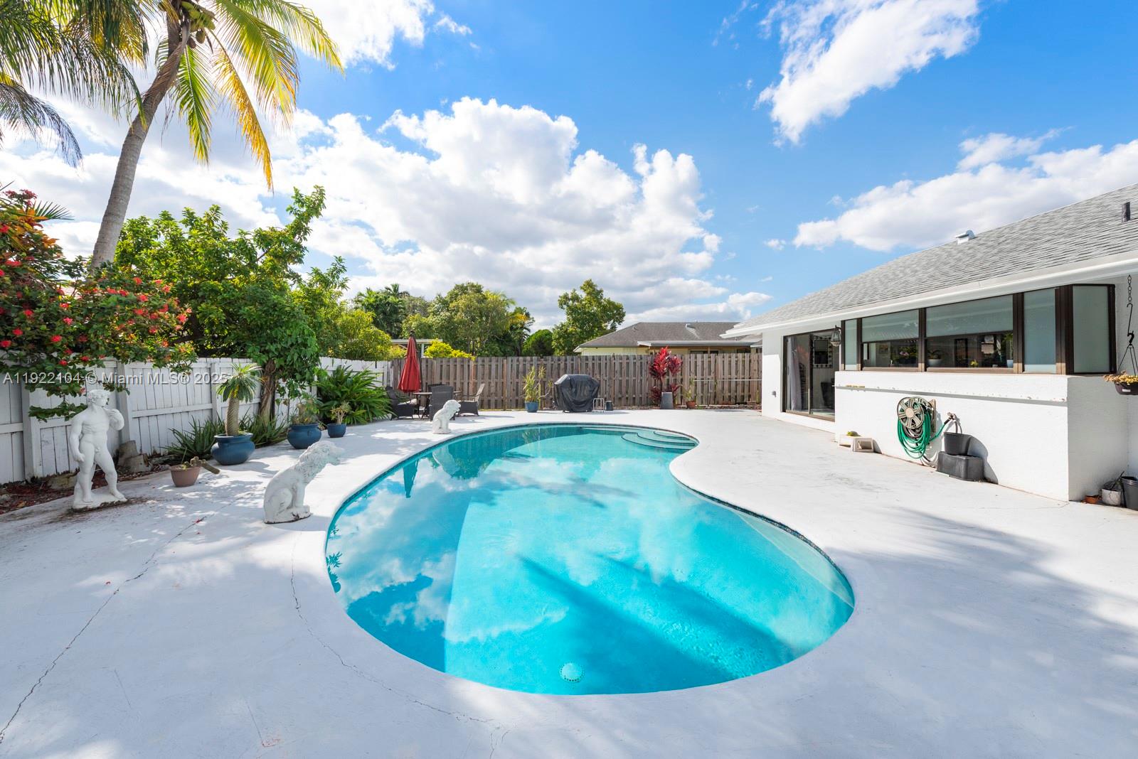 GLEN COVE WEST SEC 1 - Residential