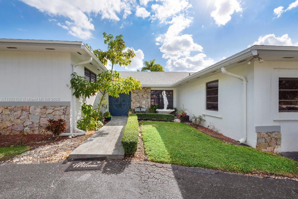 Photo of 11724 SW 95th St, Miami, FL 33186 (MLS # A11922104)