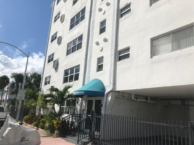 Introducing 801 Meridian 1 bed / 1 bath apartment located on the 4 floor ceramic tiles all over, assigned and secured parking with balcony waher dryer in every floor within walking distance to Flamingo Park and everything SoBe has to offer Freshly painted and Easy to show
As per asociation no pets allowed for renters
