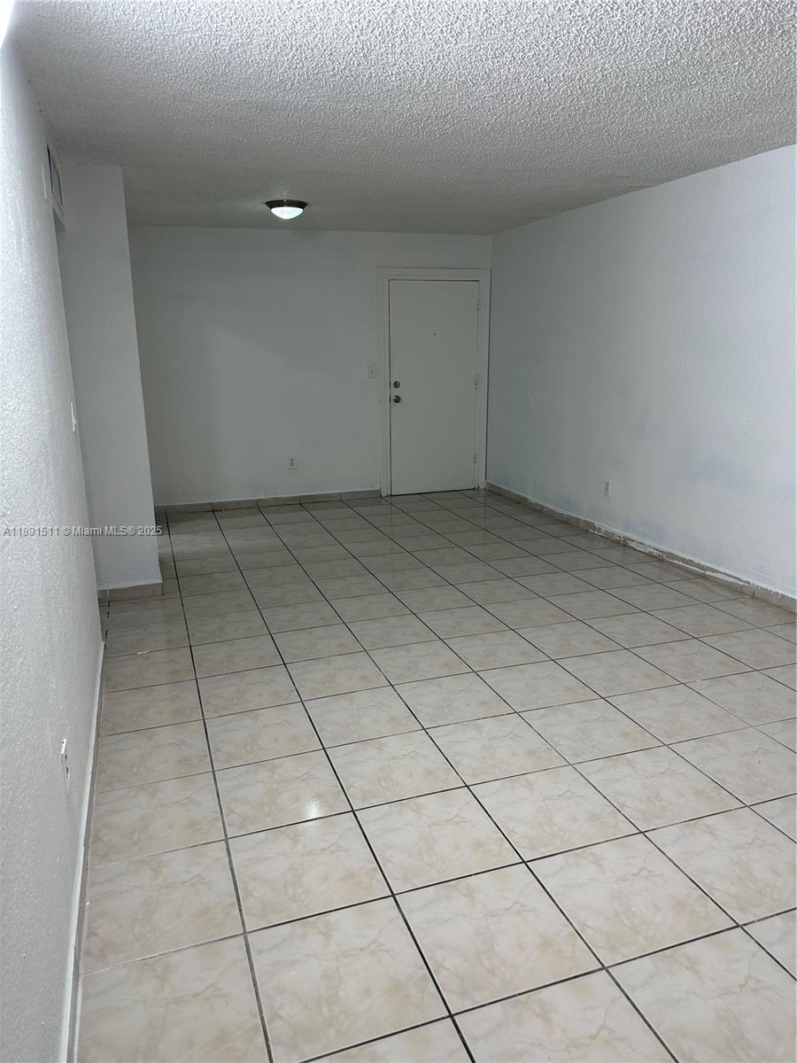 LAS ESTRELLAS CONDO - Residential Lease