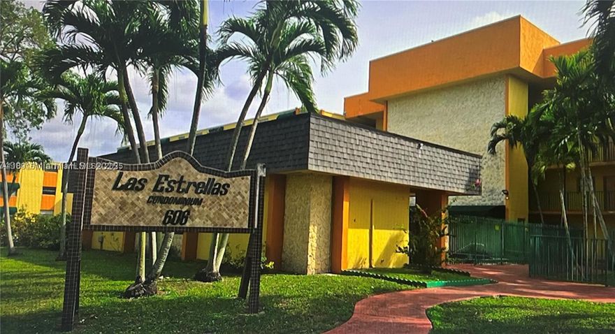 COZY APT ON THE 3rd FLOOR IN AN SMALL BUILDING . REMODELED KITCHEN AND BATHROOM , LAUNDRY FACILITIES. LOCATED IN A QUIET STREET , CLOSE TO EVERYTHING, GREAT LOCATION IN WEST HIALEAH, VERY CLOSE TO MIAMI LAKES. 2 PARKING SPACE. CALL TODAY