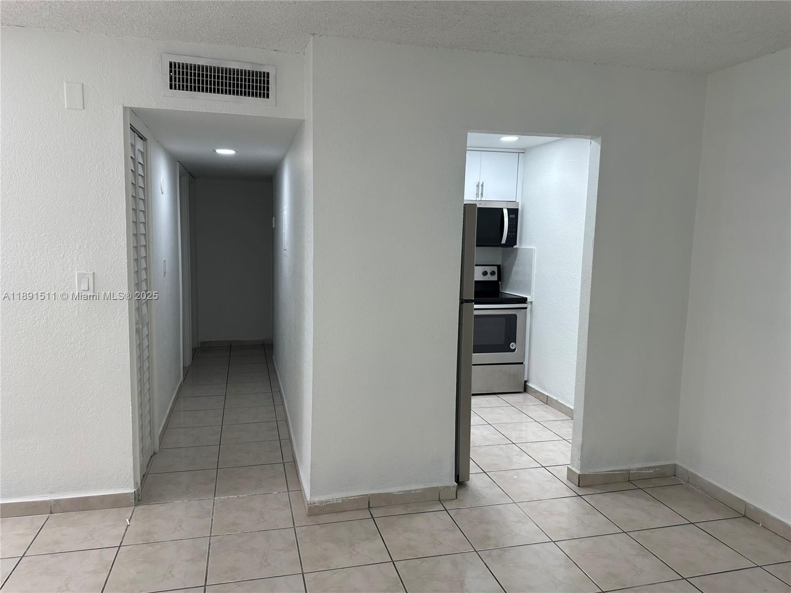 LAS ESTRELLAS CONDO - Residential Lease