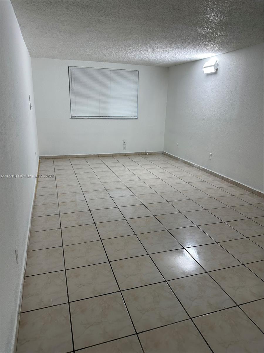 LAS ESTRELLAS CONDO - Residential Lease