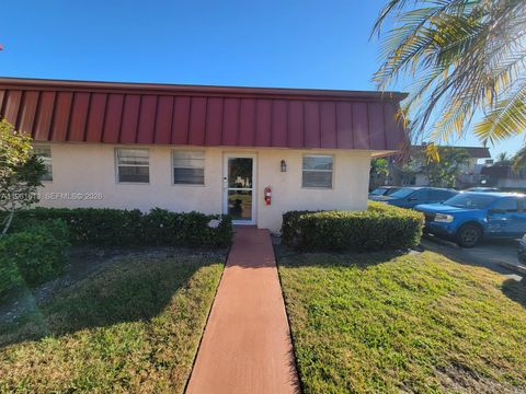 12016 S Greenway Cir S 108 Royal Palm Beach FL 33411