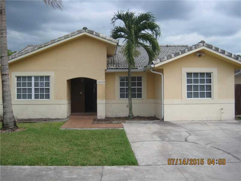 Beautiful single family home in quiet neighorhood. Walking distance to schools, parks & shopping. Property will be sold via an online marketing event. Property is under auction terms (below) 5% buyer's premium applies. Greenlight Loans (below) prequalifi cation is required at the time of offer submission to LA. Sold As-Is.