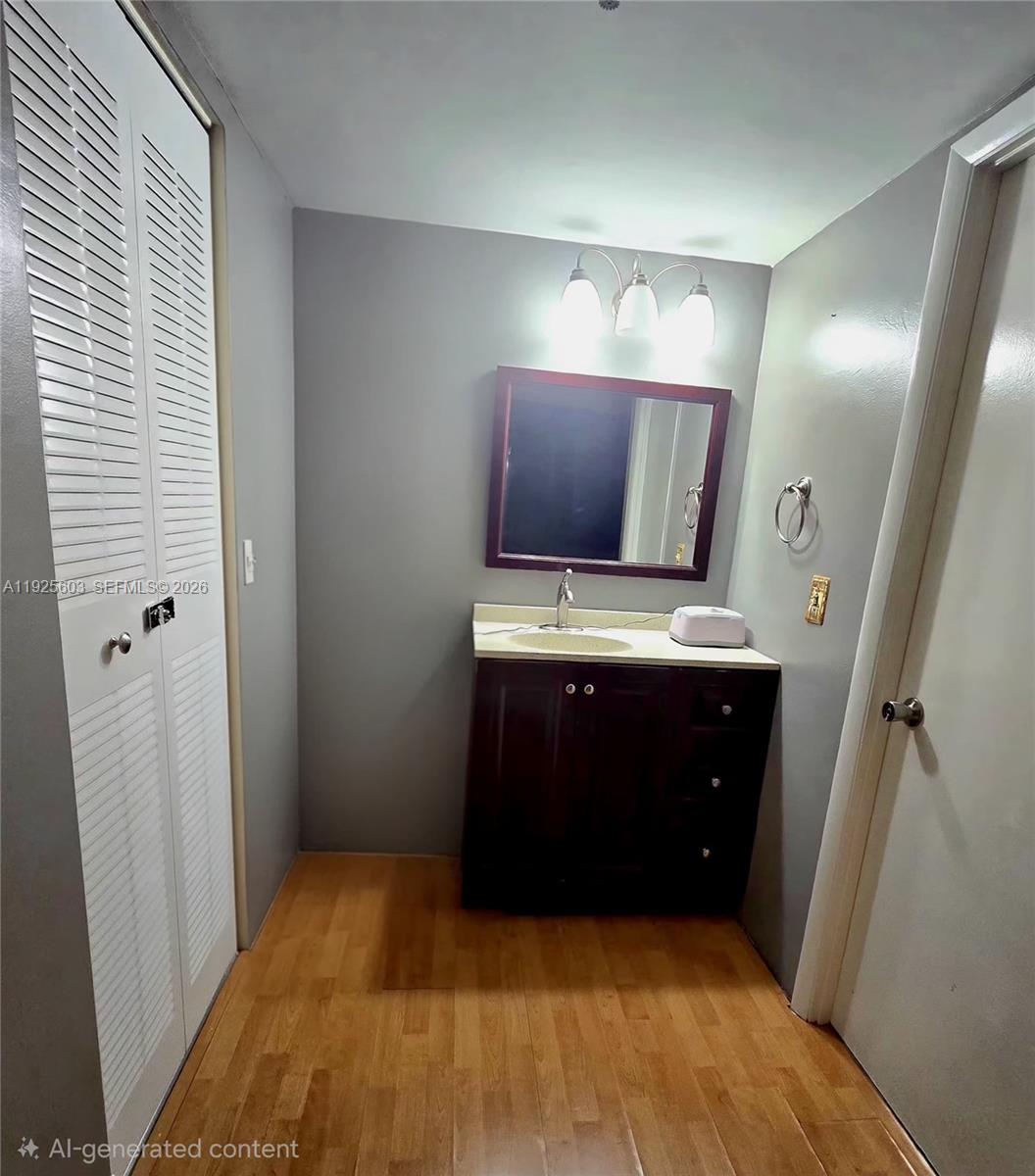 COCO WOOD CONDO - Residential