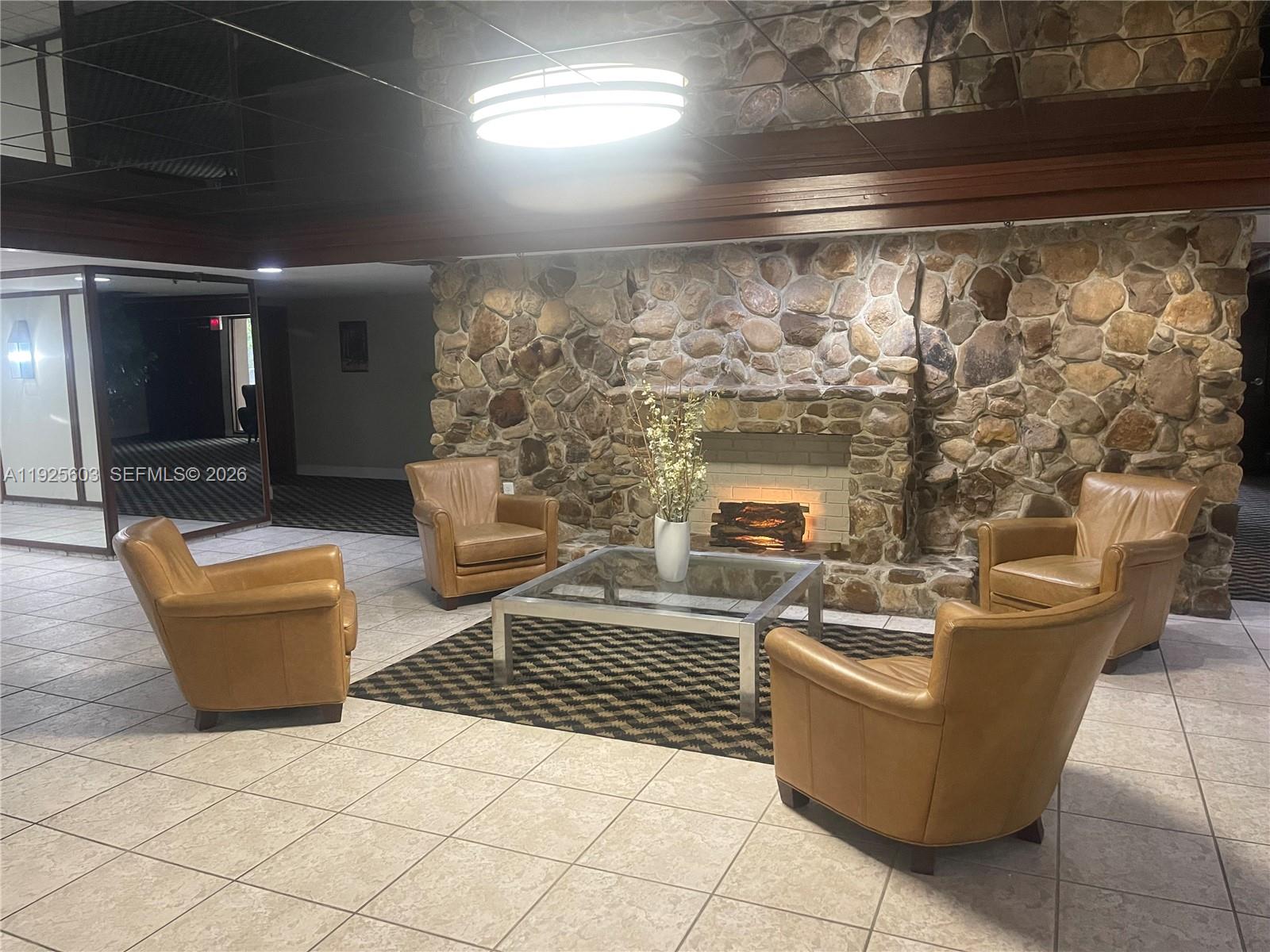 COCO WOOD CONDO - Residential