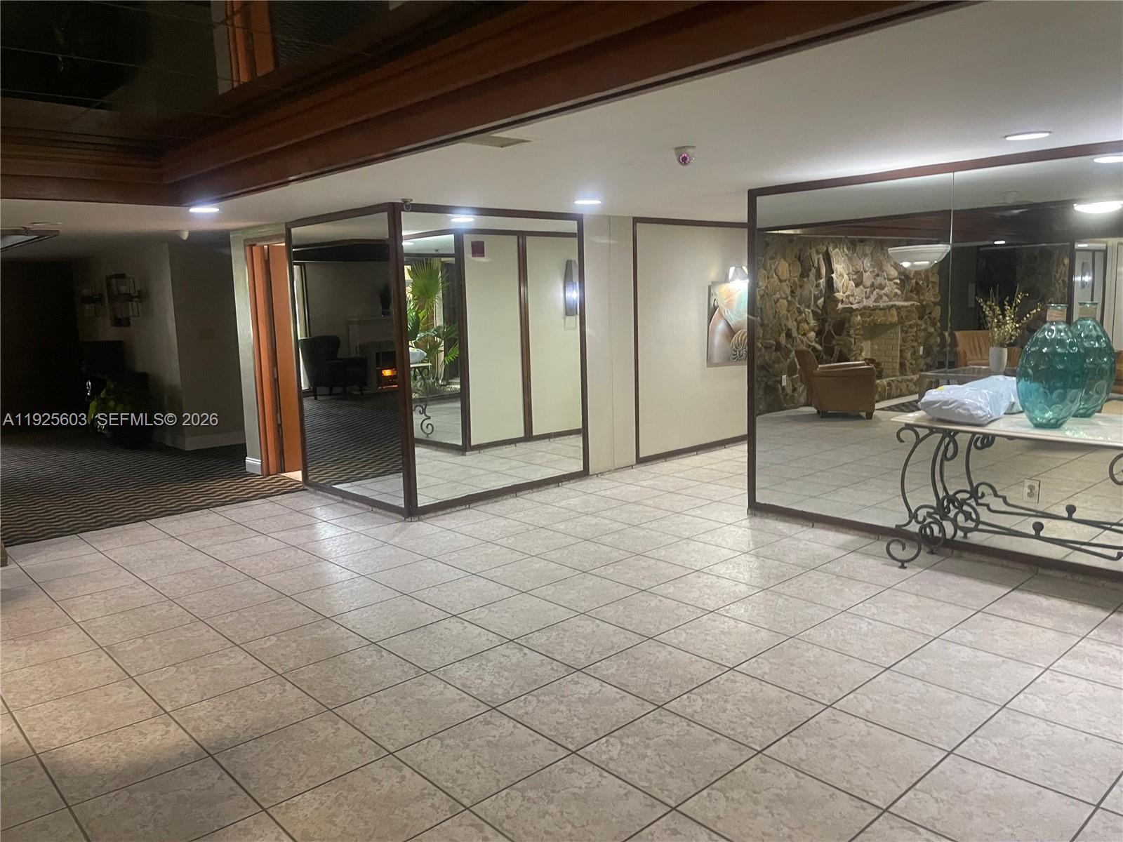 COCO WOOD CONDO - Residential