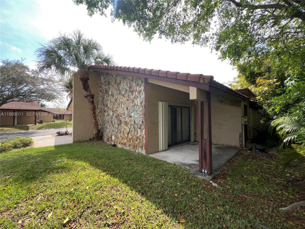 Photo of 5112 Sheridan St #2, Hollywood, FL 33021 (MLS # A11969011)