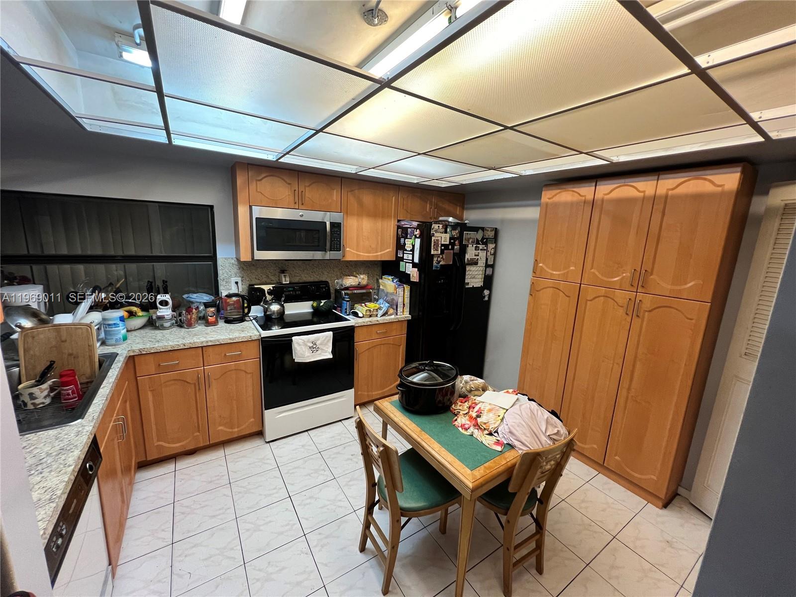 CLASSIC TOWNE HOUSES WEST - Residential