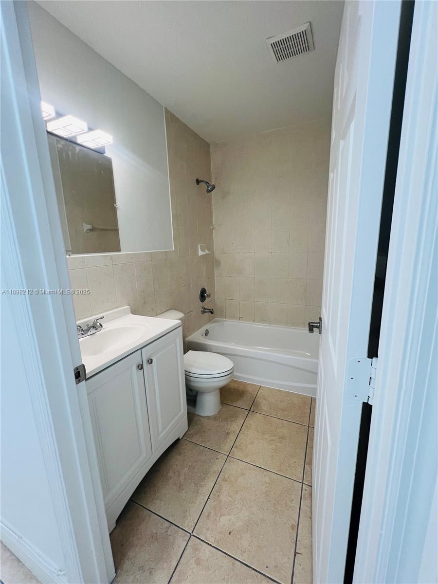 BELLAVISTA ON THE RIVER C - Residential Lease