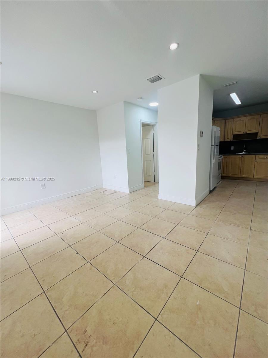 BELLAVISTA ON THE RIVER C - Residential Lease