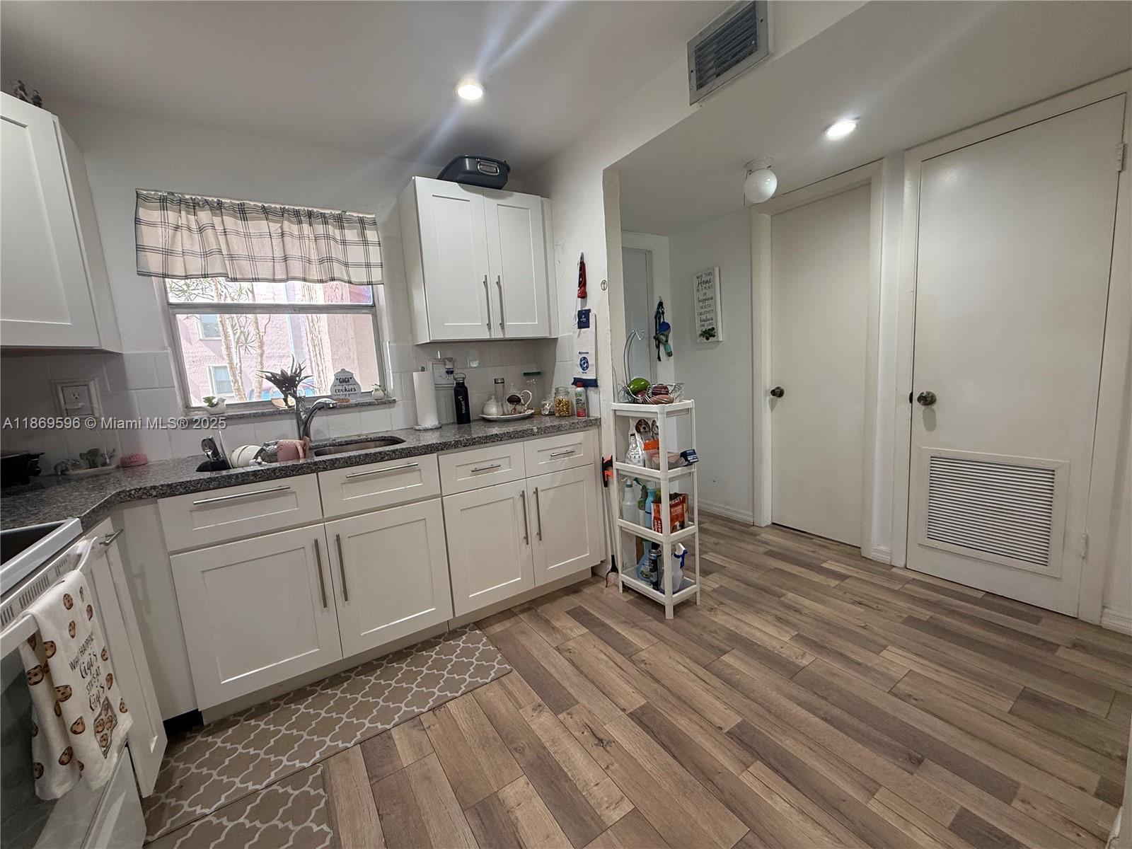 SUNRISE LAKES 119 CONDO - Residential