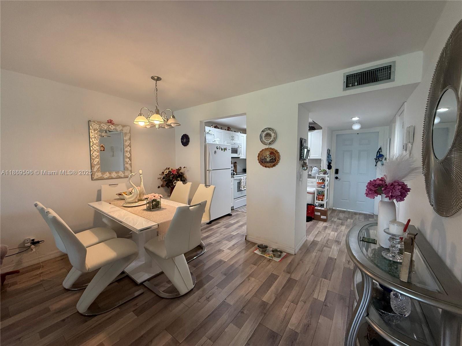 SUNRISE LAKES 119 CONDO - Residential