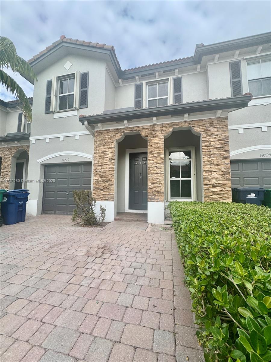 14729 Sw 25th St, Miami, Broward County, Florida - 3 Bedrooms  
3 Bathrooms - 