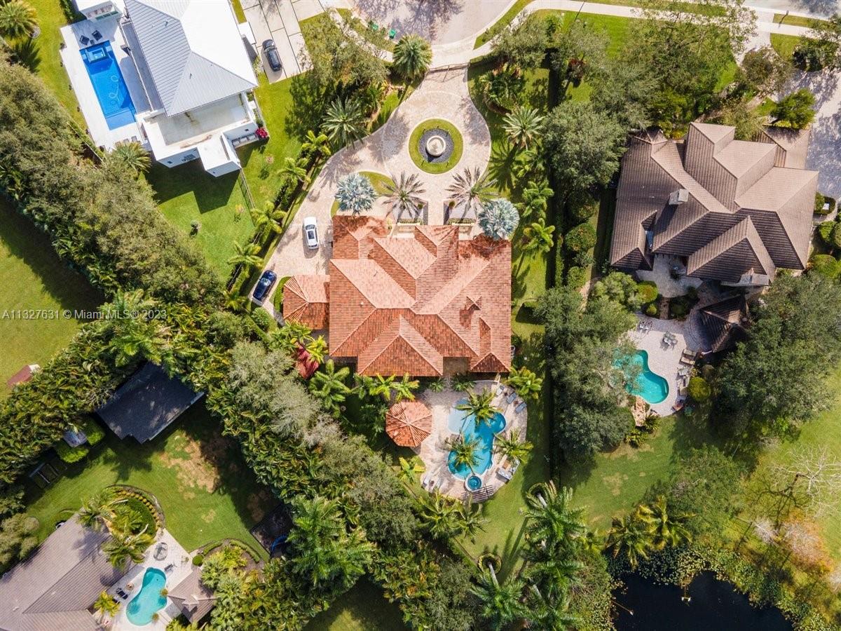 VISTA DEL LAGO - Residential