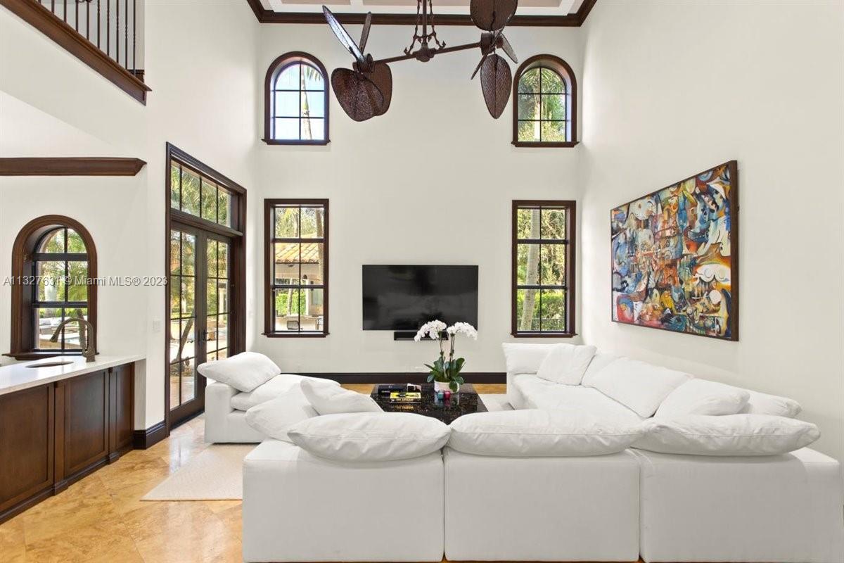 VISTA DEL LAGO - Residential