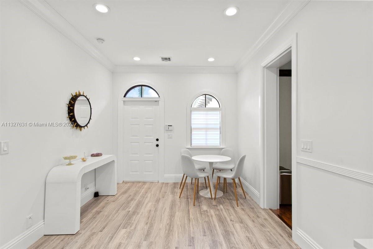 VISTA DEL LAGO - Residential