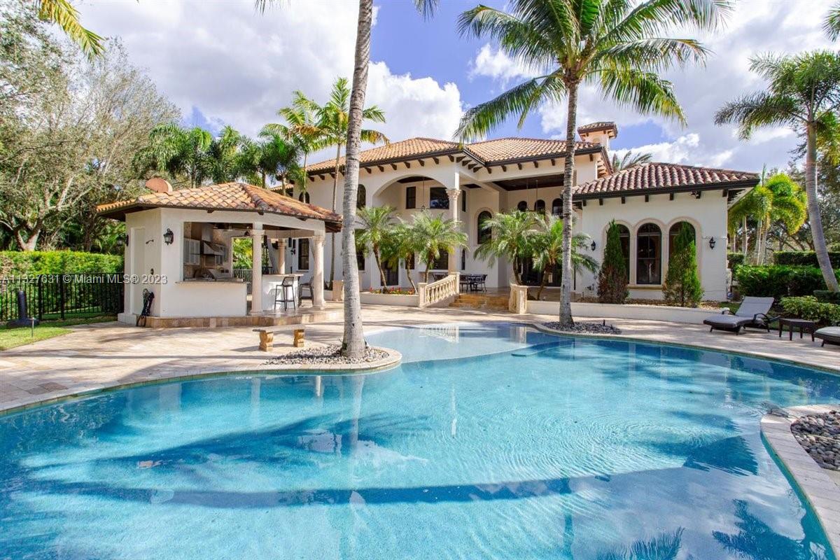 VISTA DEL LAGO - Residential