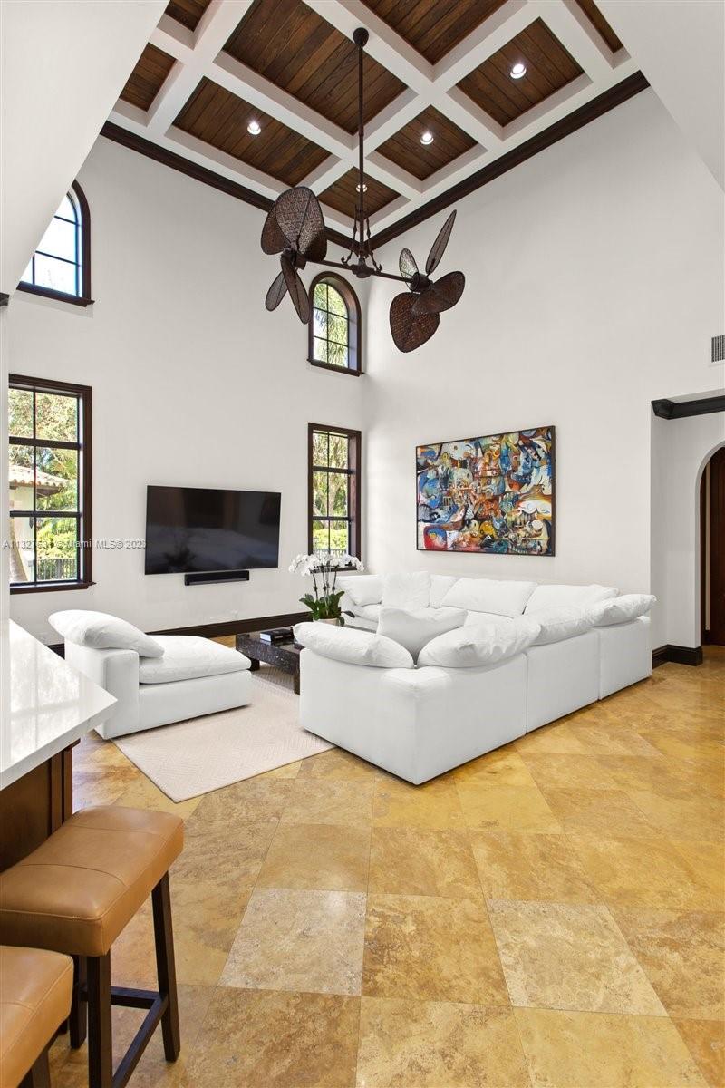 VISTA DEL LAGO - Residential