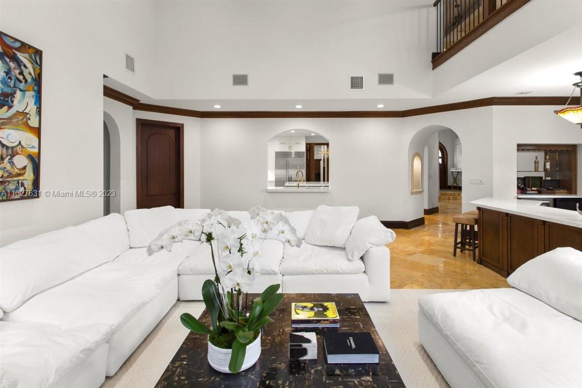 VISTA DEL LAGO - Residential