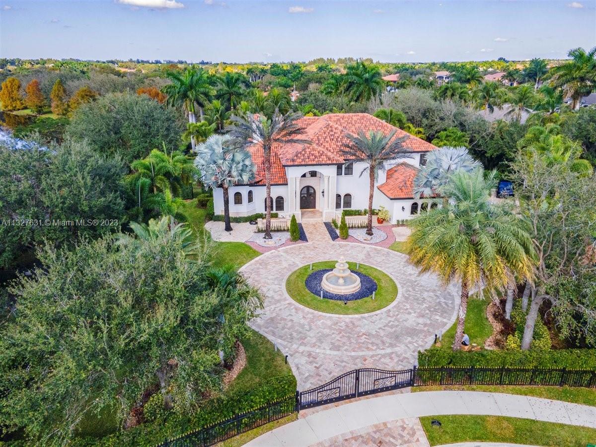 VISTA DEL LAGO - Residential