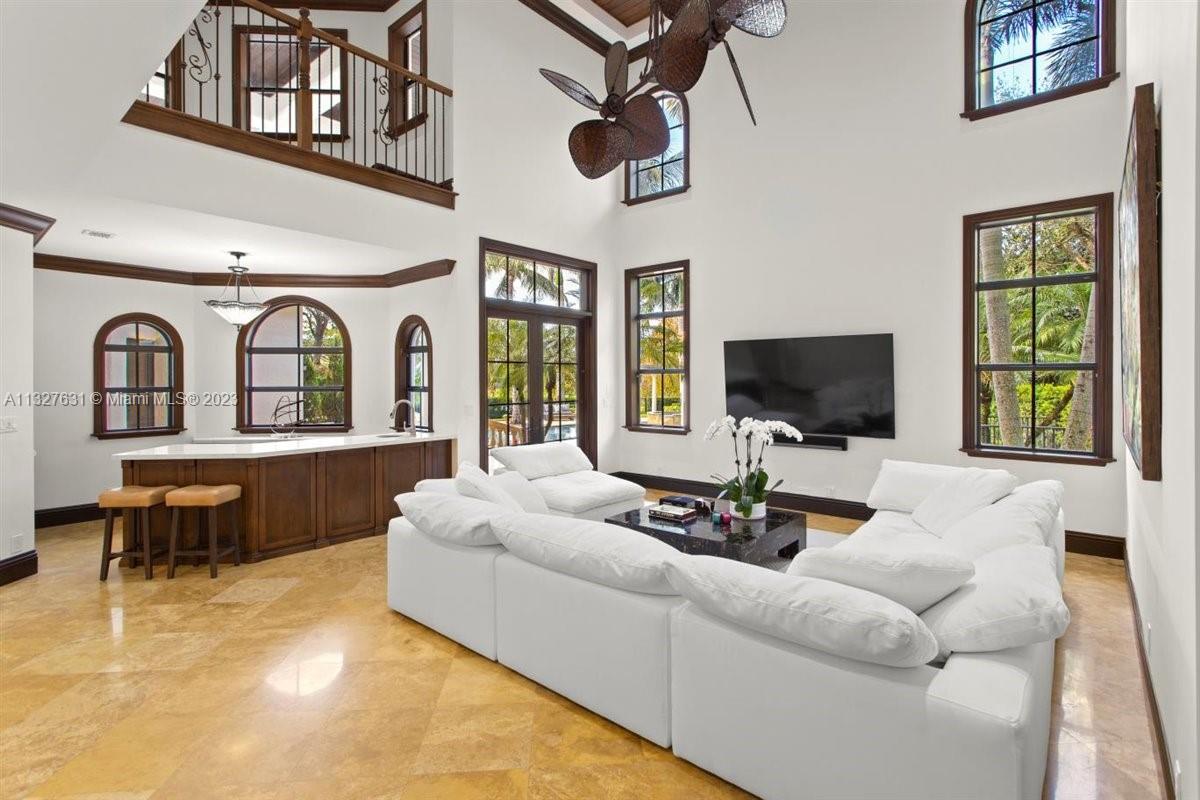 VISTA DEL LAGO - Residential