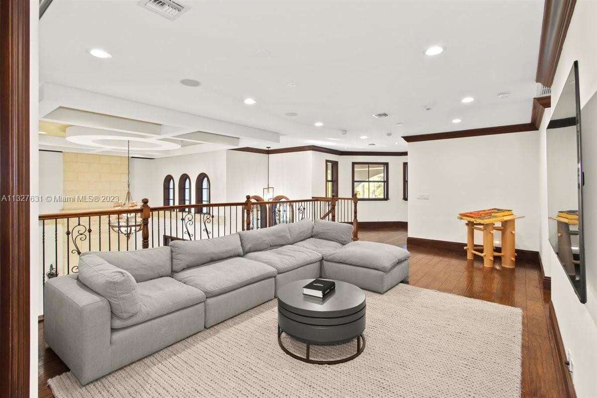 VISTA DEL LAGO - Residential