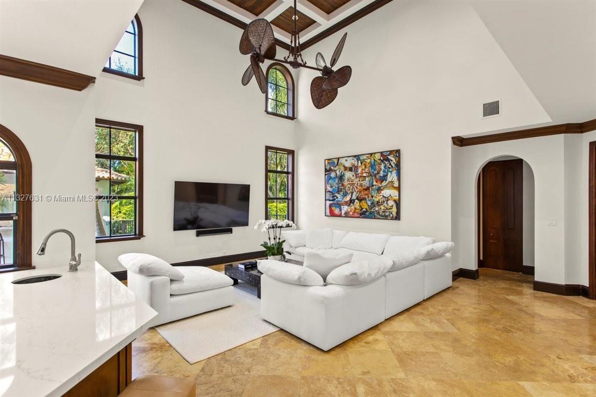 VISTA DEL LAGO - Residential