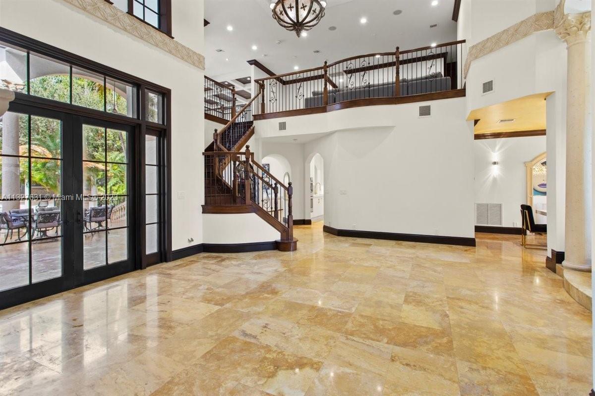 VISTA DEL LAGO - Residential