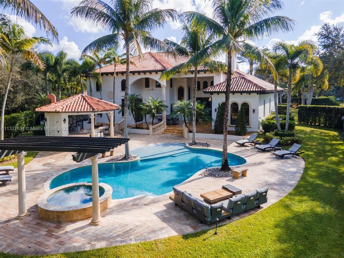 VISTA DEL LAGO - Residential