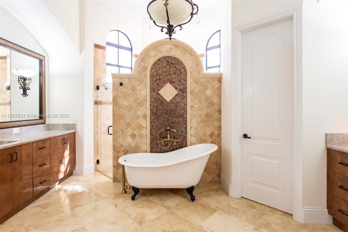 VISTA DEL LAGO - Residential