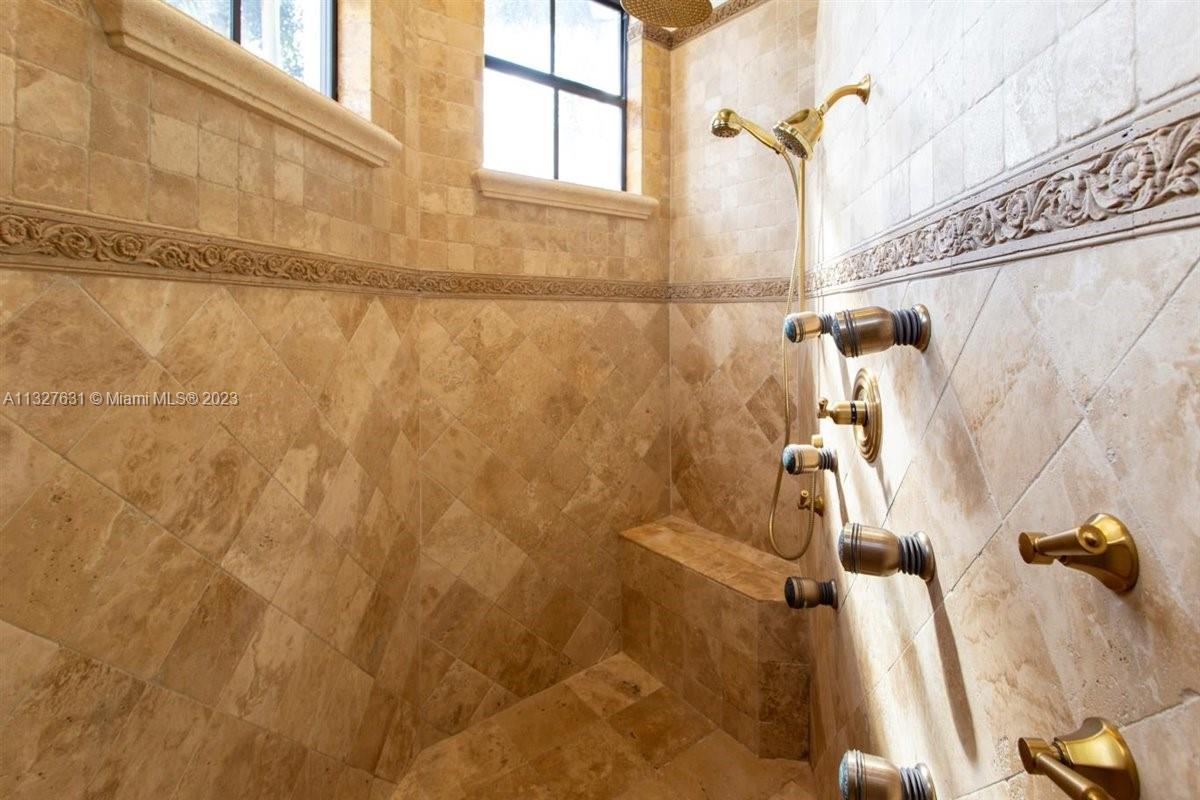 VISTA DEL LAGO - Residential