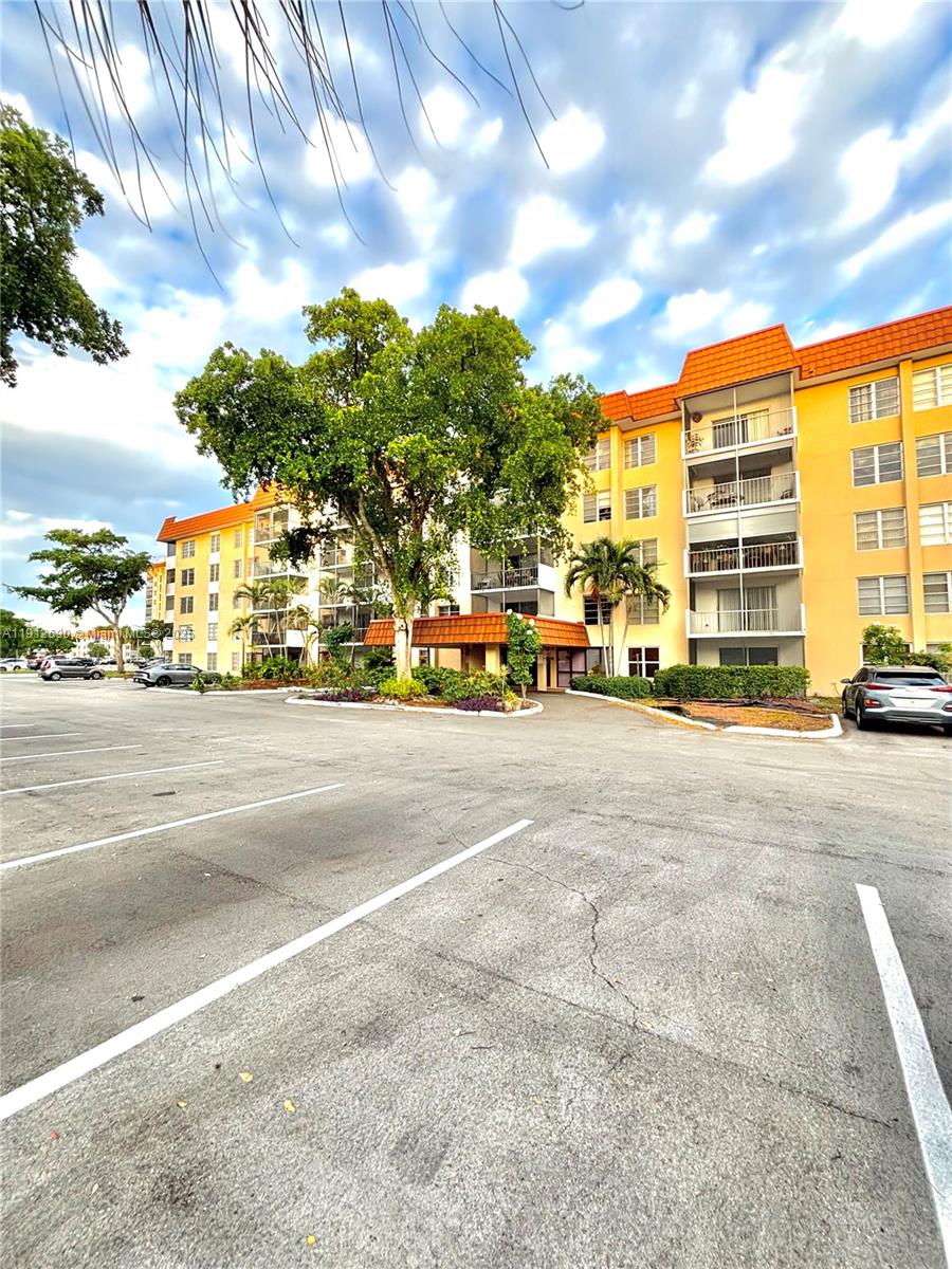 4160 Inverrary Dr 204