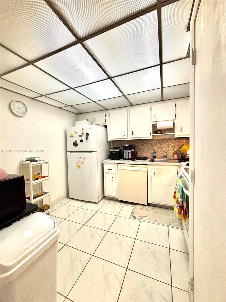 4160 Inverrary Dr 204