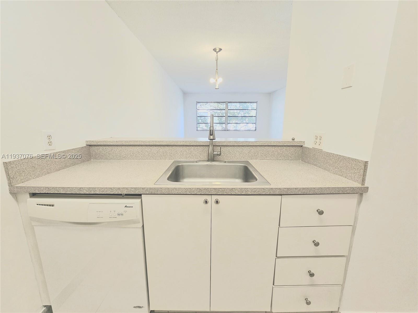 1225 NE 124th St 34B