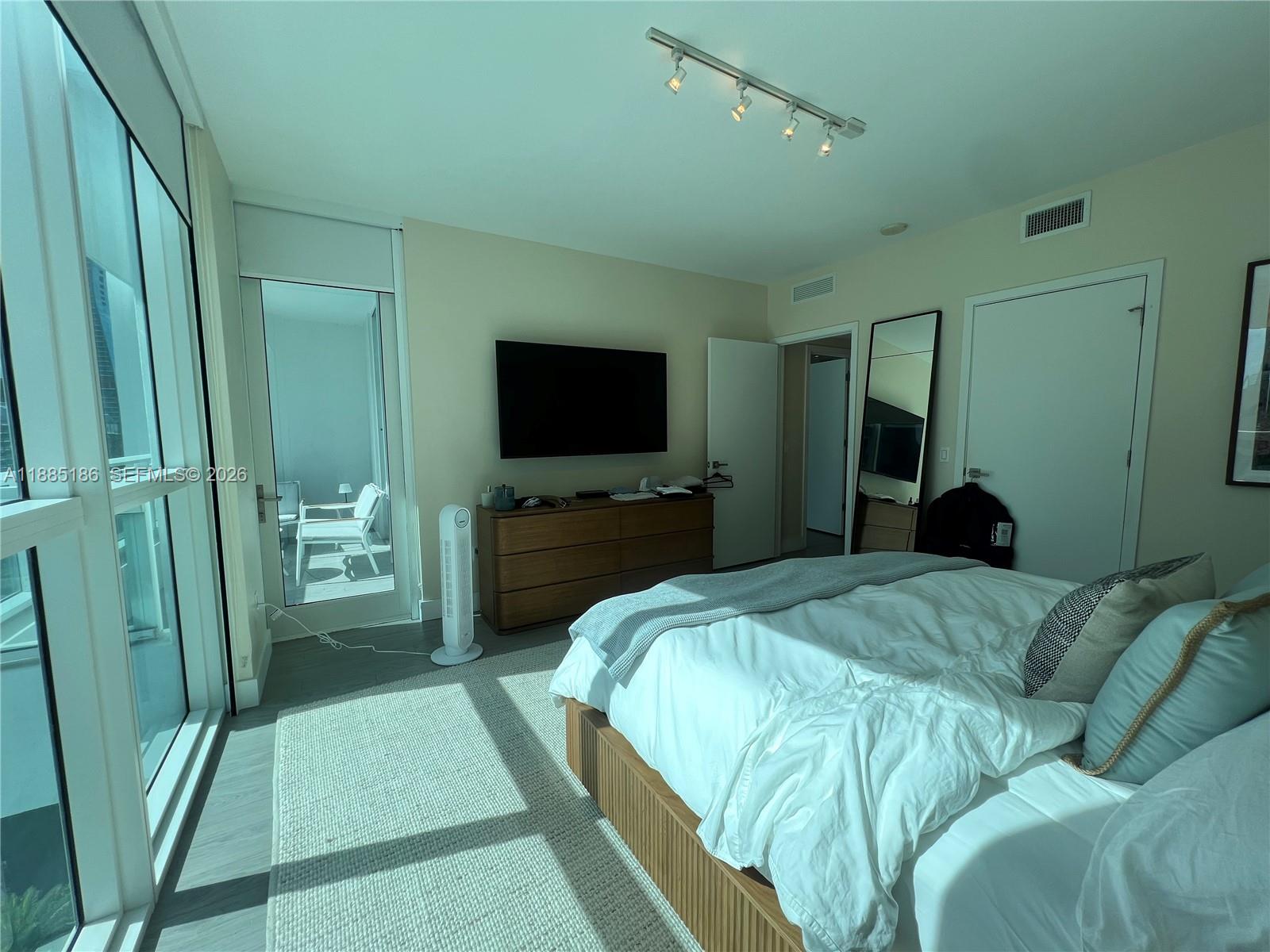 THE BONDO (1080 BRICKELL) - Residential