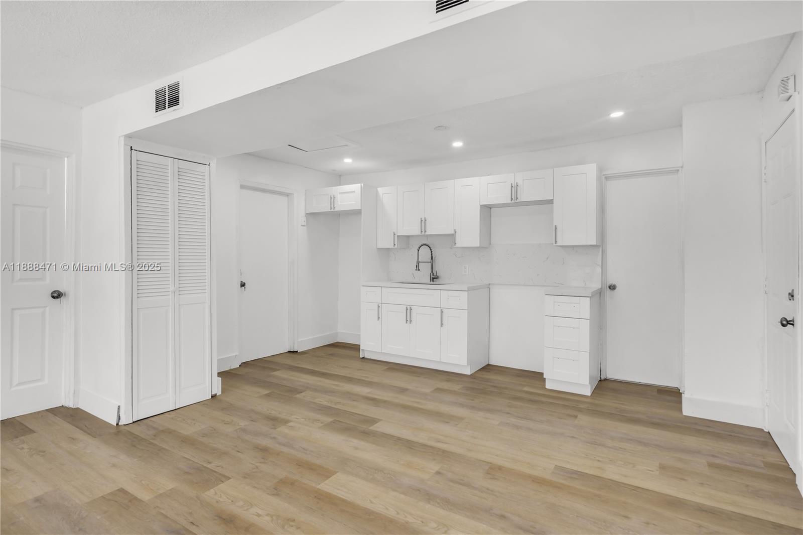 BREEZY PARK - Residential