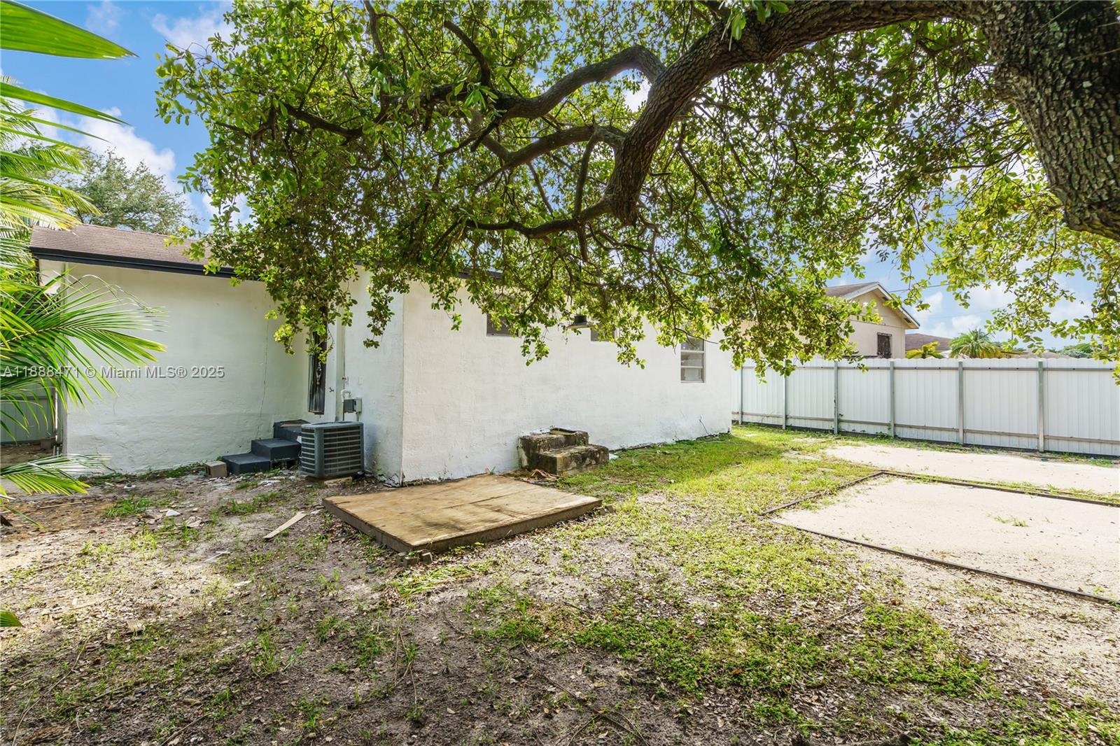 BREEZY PARK - Residential