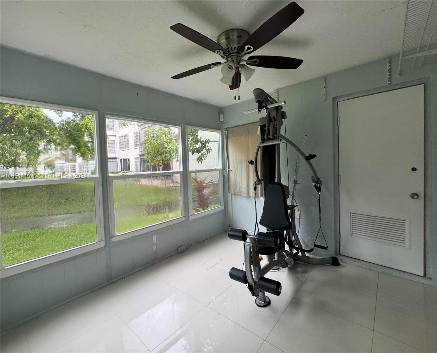 OMEGA CONDO NO 6 - Residential