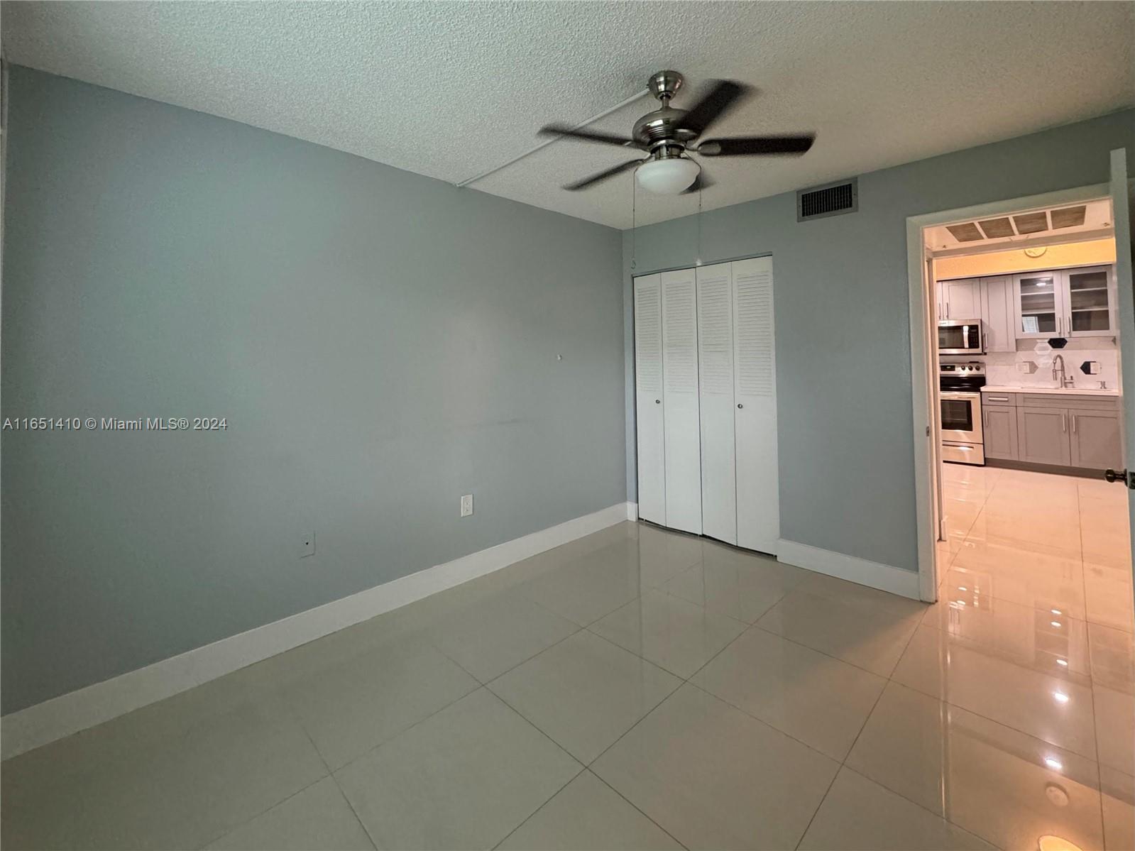 OMEGA CONDO NO 6 - Residential