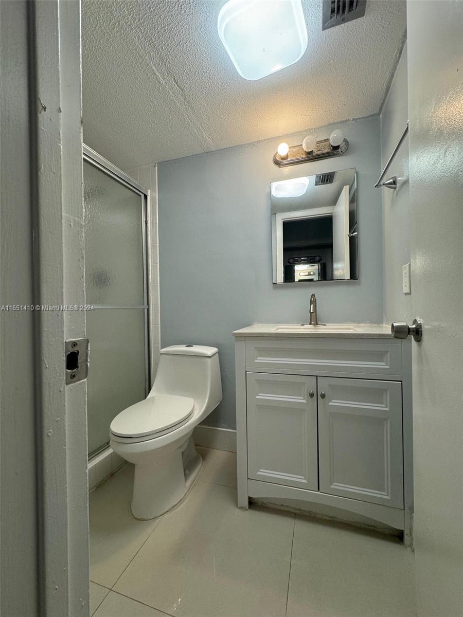 OMEGA CONDO NO 6 - Residential